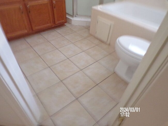 Building Photo - Great Townhouse