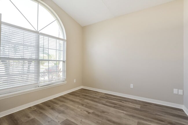 Building Photo - 440 Casa Marina Pl