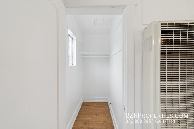 Building Photo - 6179 N Figueroa St