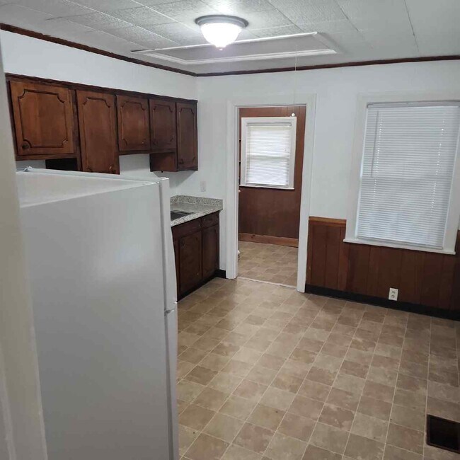 Building Photo - 1015 Camden Ave