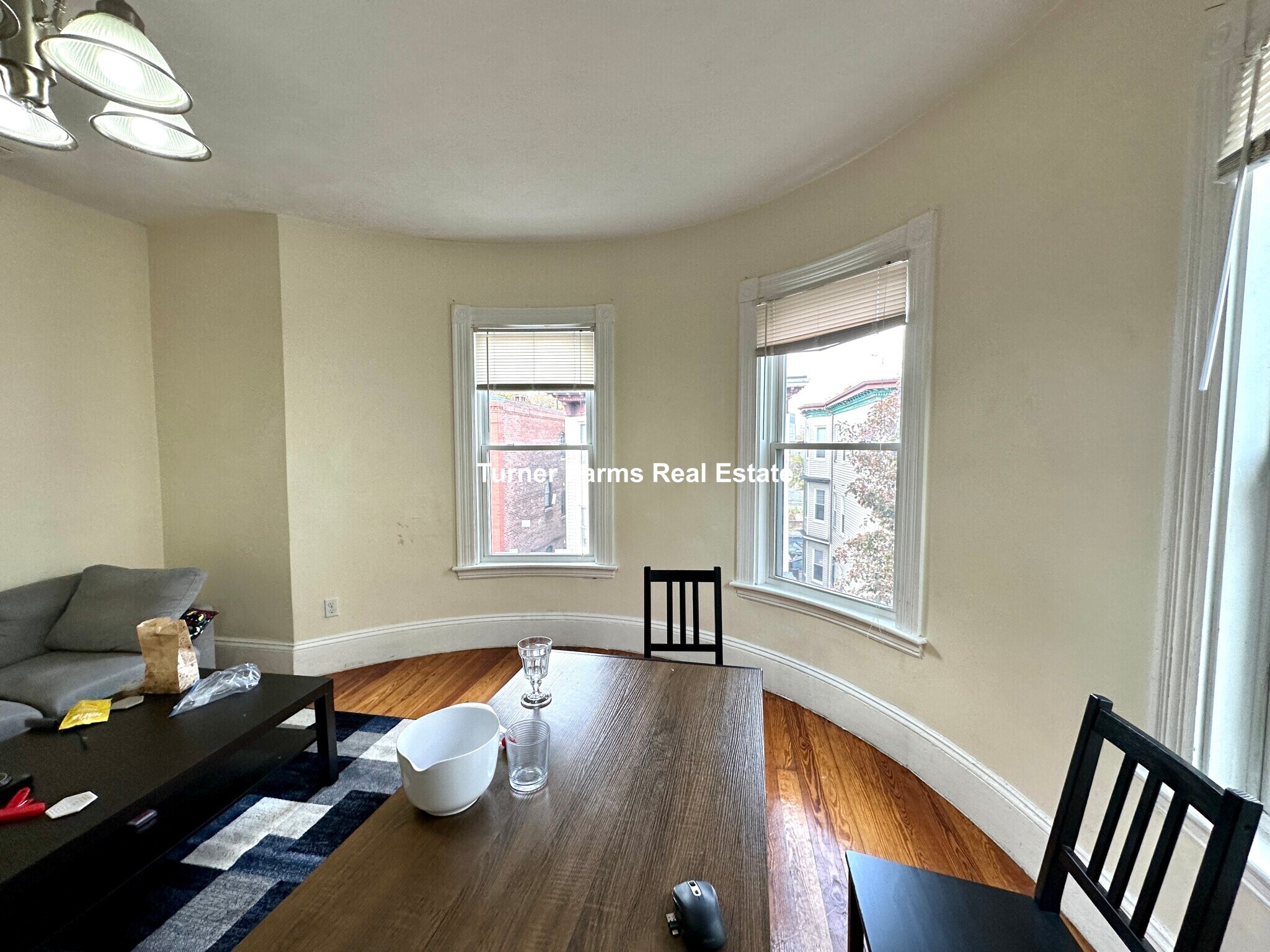 Building Photo - 8 Carmel St