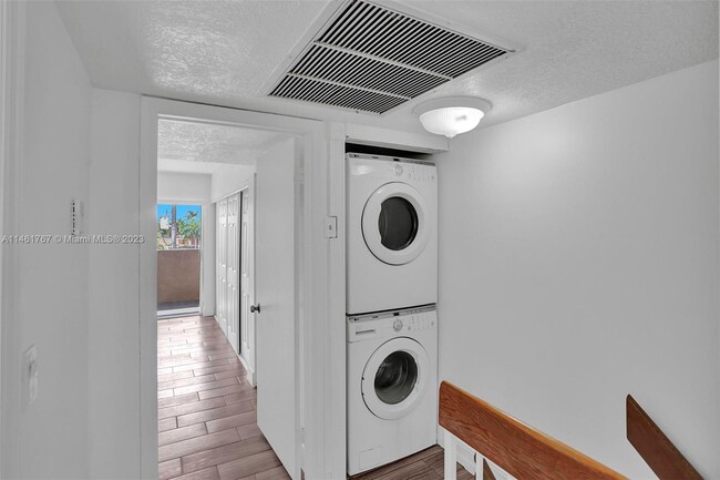 Building Photo - 675 NW 85th Ct