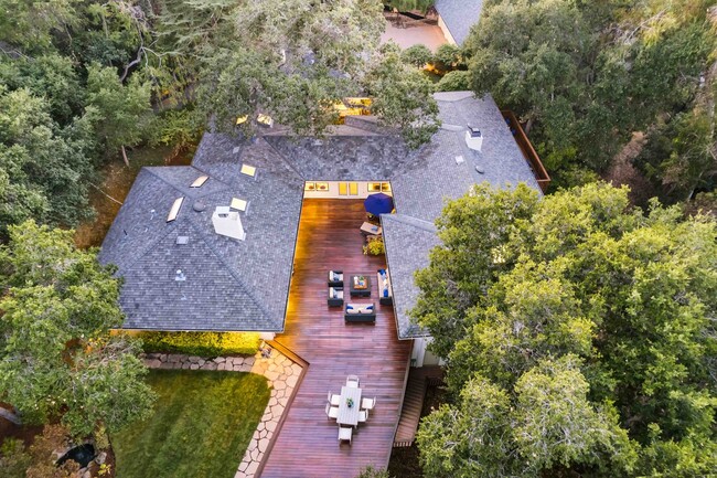 Building Photo - Luxurious Short Term Lease in Atherton: Ov...