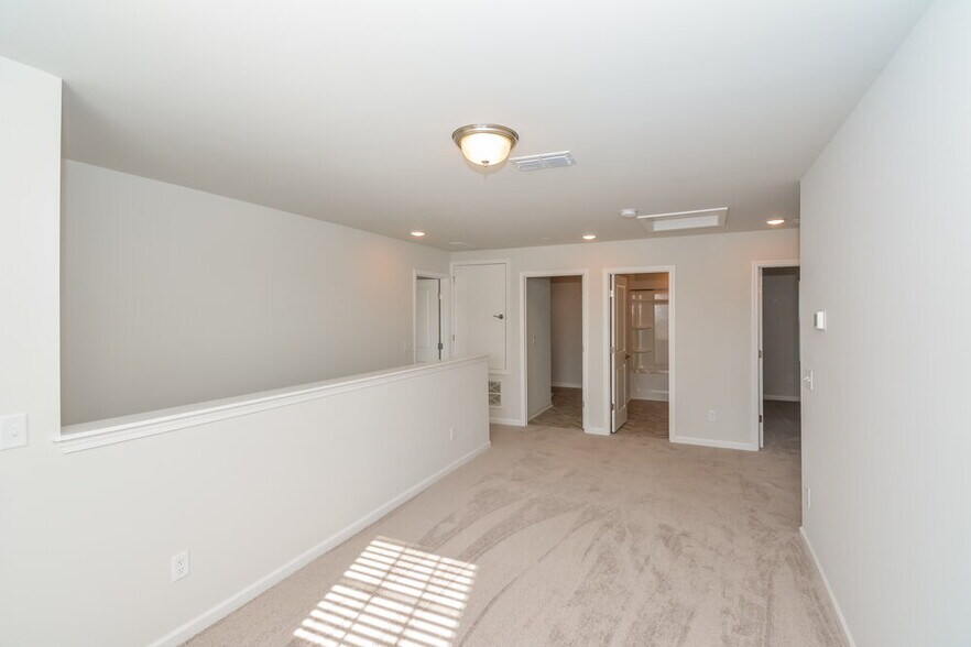 Building Photo - 545 Samuel Lee Ln