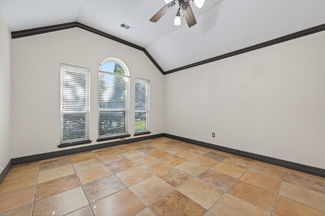 Building Photo - One of a kind home in Katy with large backyard and outdoor Oasis. With nearly 2300 sqft there's p...