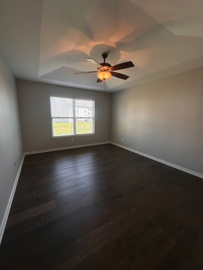 Building Photo - 4BR/2BA Home for Rent in Eastwood w/Basement and Backyard Deck!