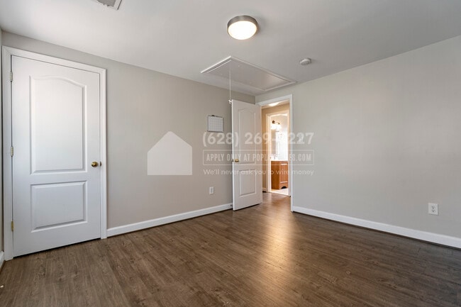 Building Photo - 2614 Kent Village Dr