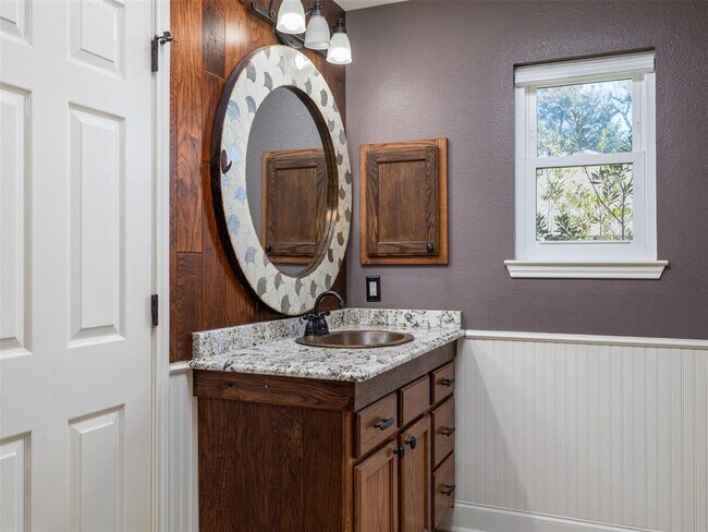 Building Photo - 208 S Buffalo Pass