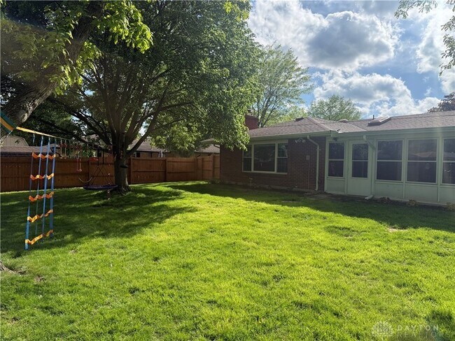 Building Photo - 6418 Oakhurst Pl