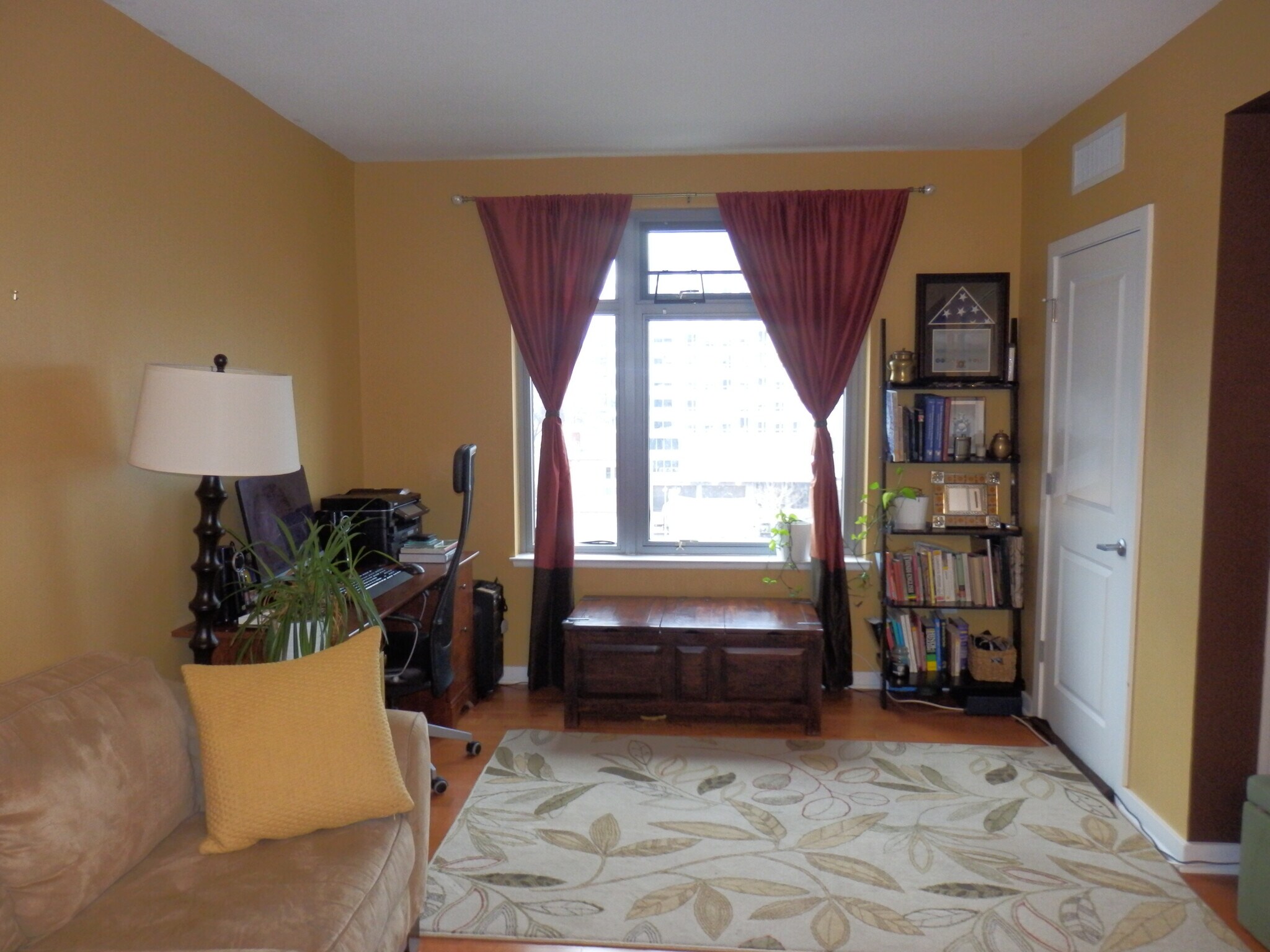 Large open family room with lots of natural light. - 475 K Street Northwest