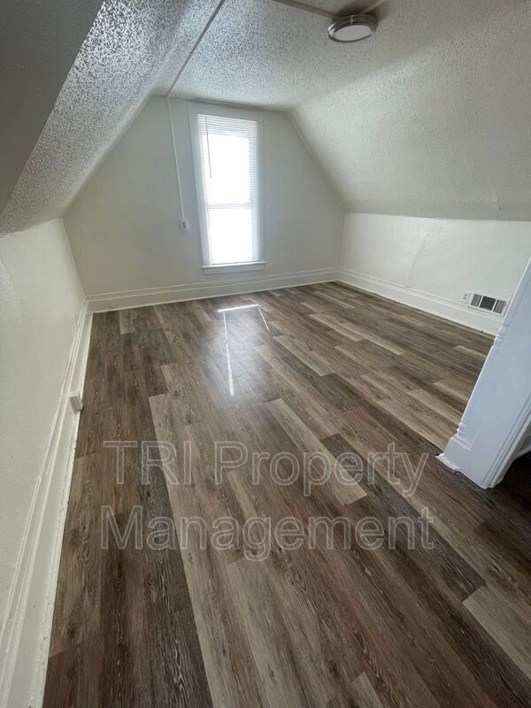 Building Photo - 228 13th St