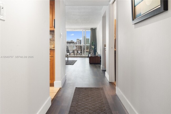 Building Photo - 1717 N Bayshore Dr