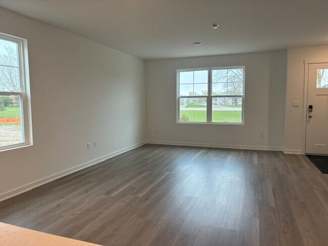 Building Photo - Brand New 3 Bedroom - 2.5 Bath Condo in Union Grove