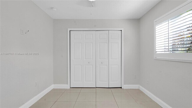 Building Photo - 2860 W 80th St