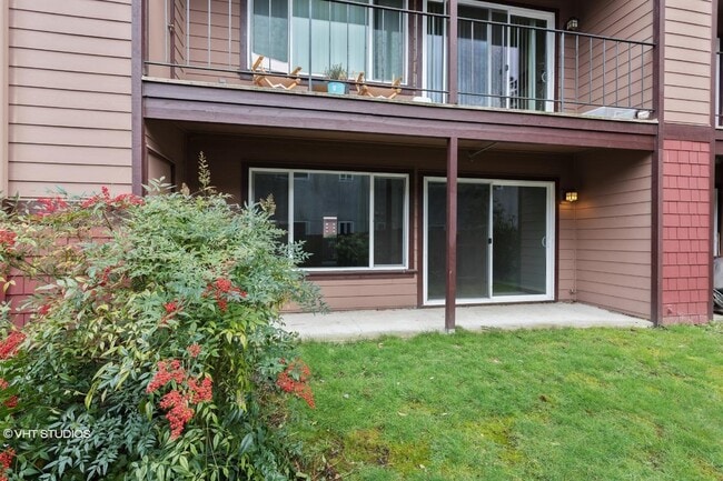 Building Photo - 17430 Ambaum Blvd S