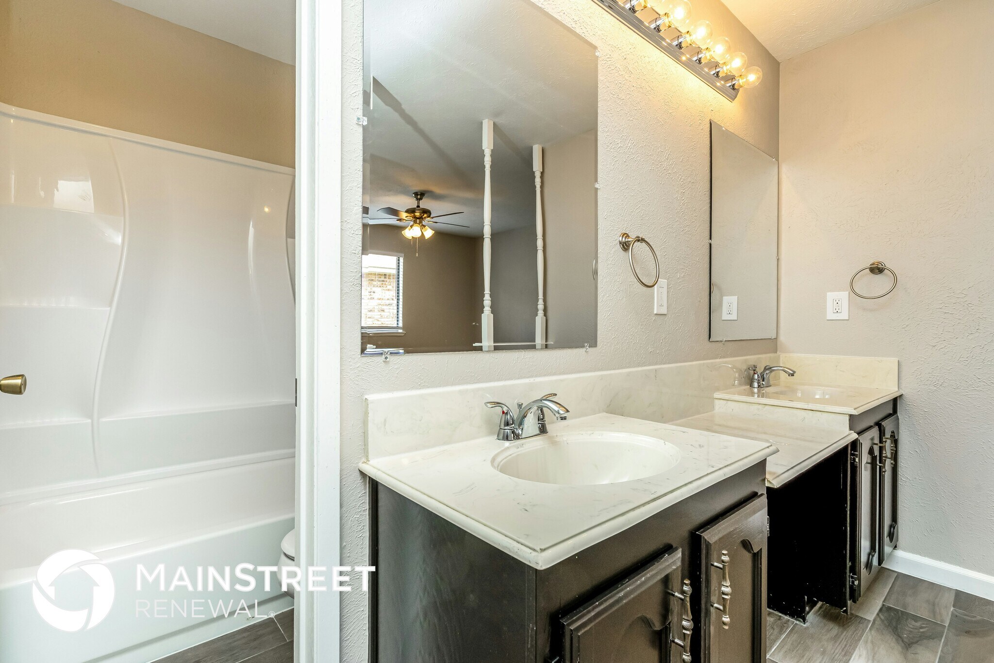 Building Photo - 2101 Chatsworth Rd