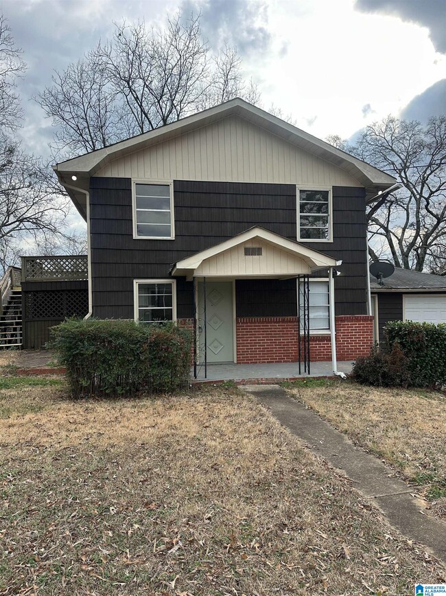 Building Photo - 1220 Skyline Dr