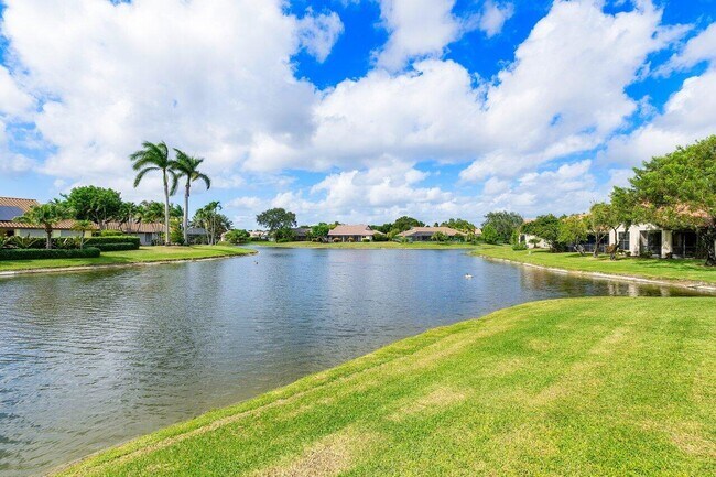 Building Photo - 10325 Hidden Springs Ct