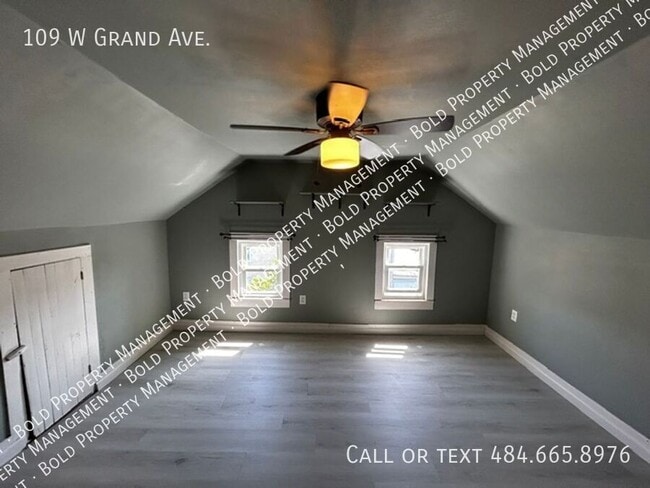 Building Photo - 109 W Grand Ave