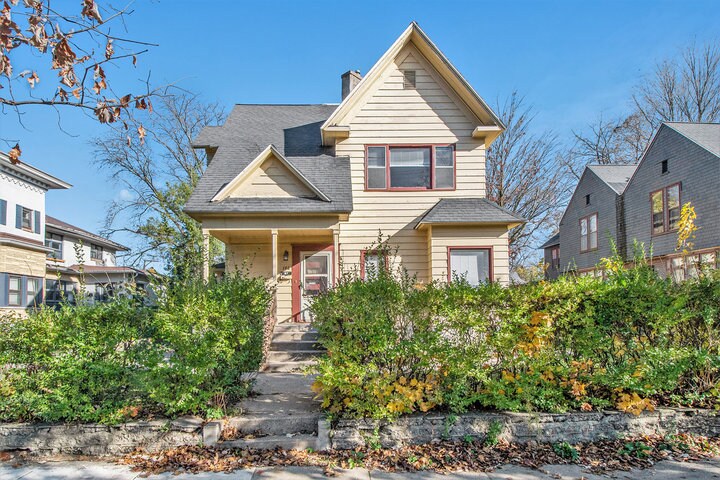 Building Photo - 144 College Ave NE