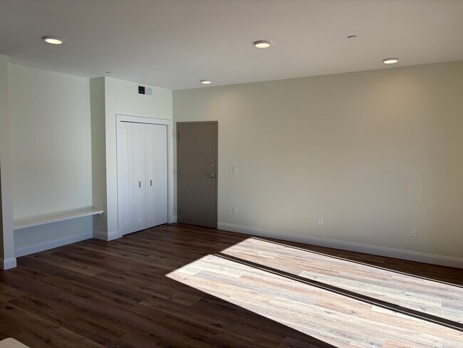 Building Photo - 156 Alpine Ln