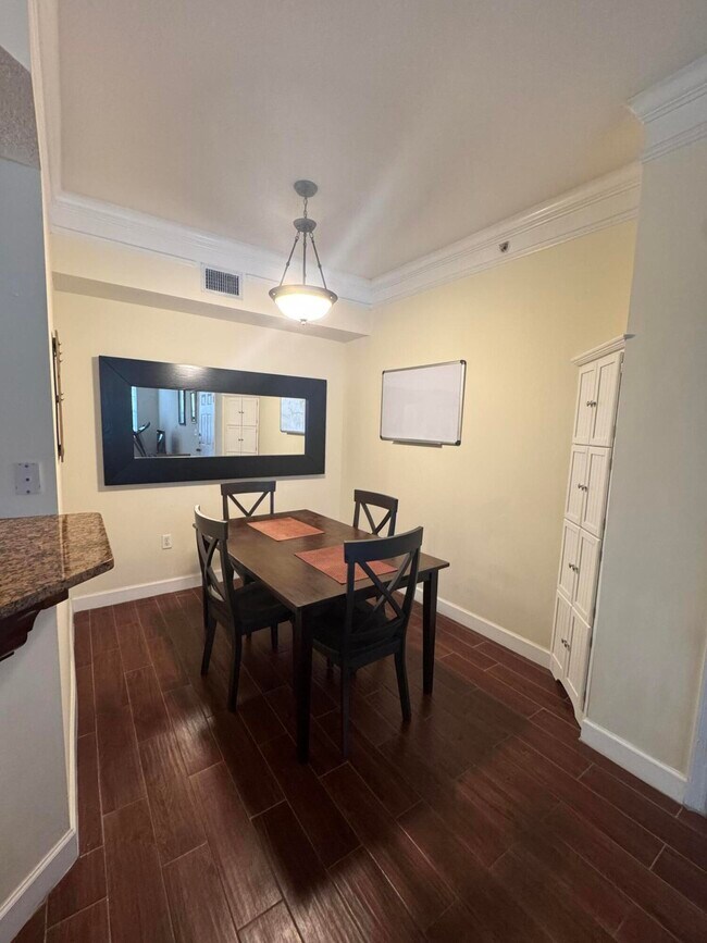 Building Photo - 9849 Baywinds Blvd
