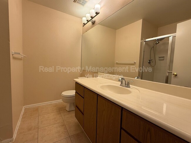 Building Photo - 8771 W Grovers Ave