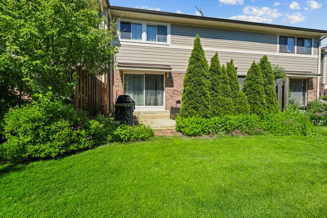 Building Photo - 409 Mallard Dr
