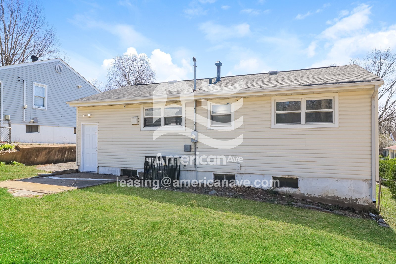 Building Photo - 1137 Maple Ave