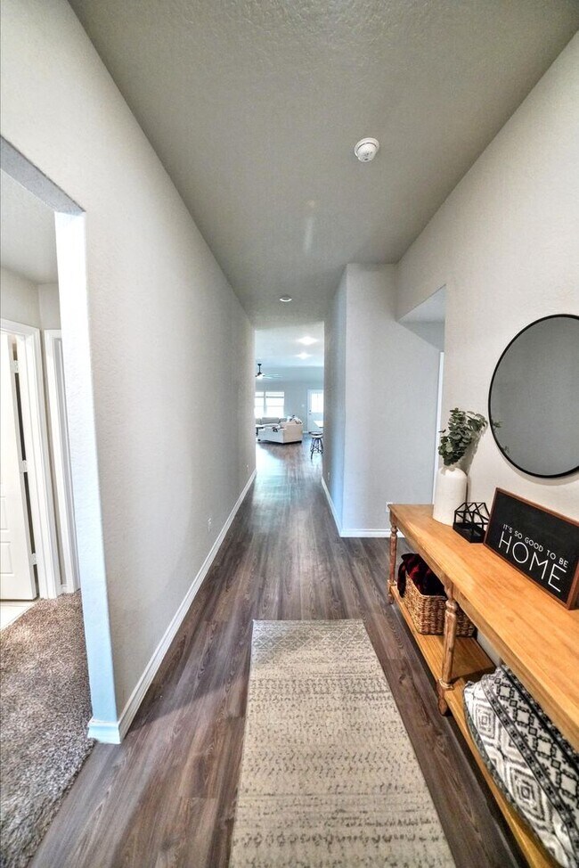 Building Photo - Stunning Home with 3-Car Garage in New Bra...