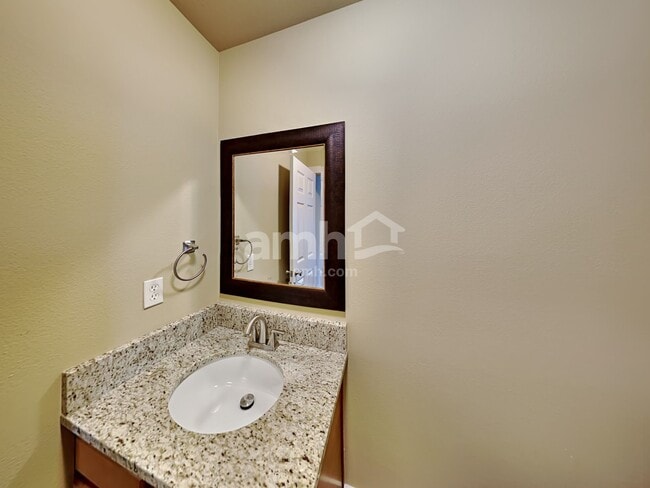 Building Photo - 1108 Boatman Ave NW