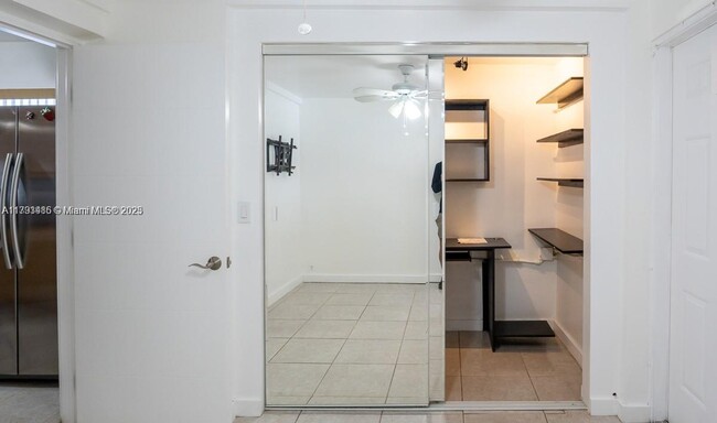 Building Photo - 307 N 28th Ave