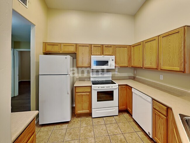 Building Photo - 6563 E Ladonna Ln