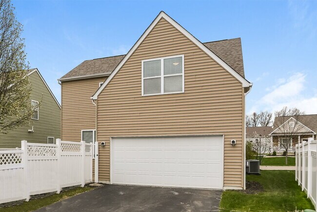 Building Photo - 6048 Shreven Dr
