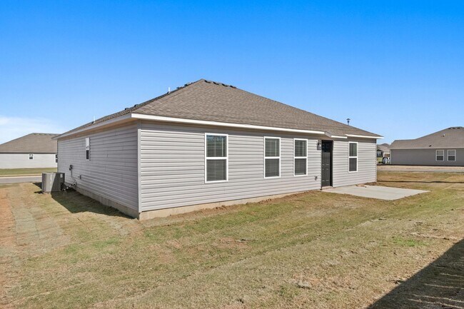 Building Photo - 801 Belhaven Rd