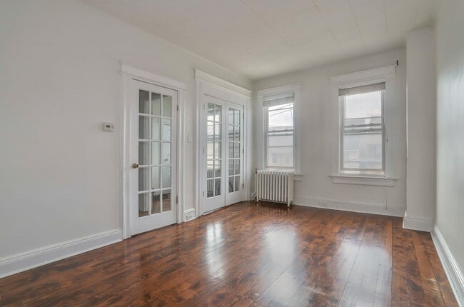 Building Photo - 12 Romaine Ave