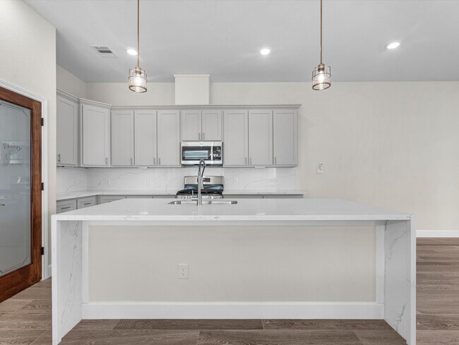 Building Photo - 603 N Milby St