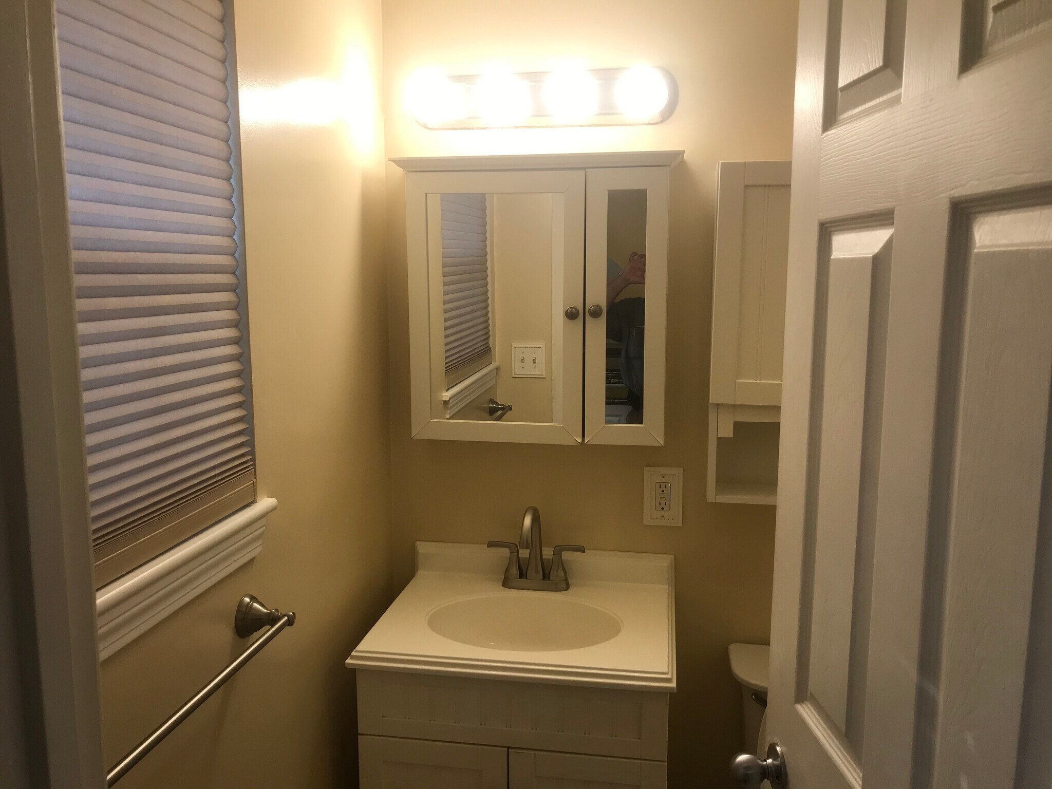 Building Photo - 16 Bowstring Way