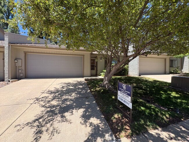 Building Photo - 1721 N Fairway Dr