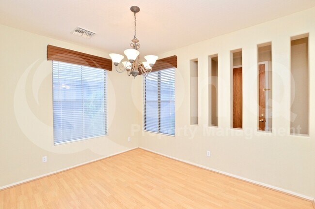 Building Photo - 263 W Hawk Way