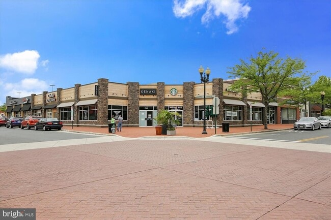 Building Photo - 820 Quince Orchard Blvd