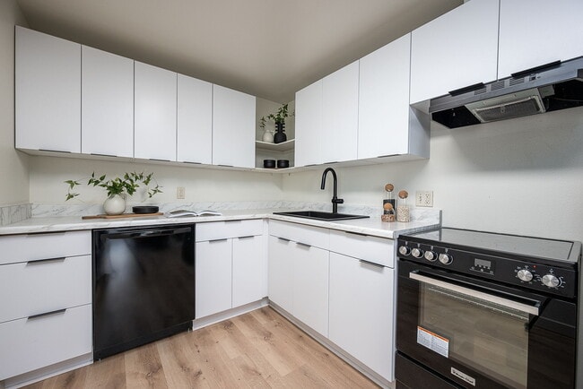 Building Photo - The RidgeLine Apartments