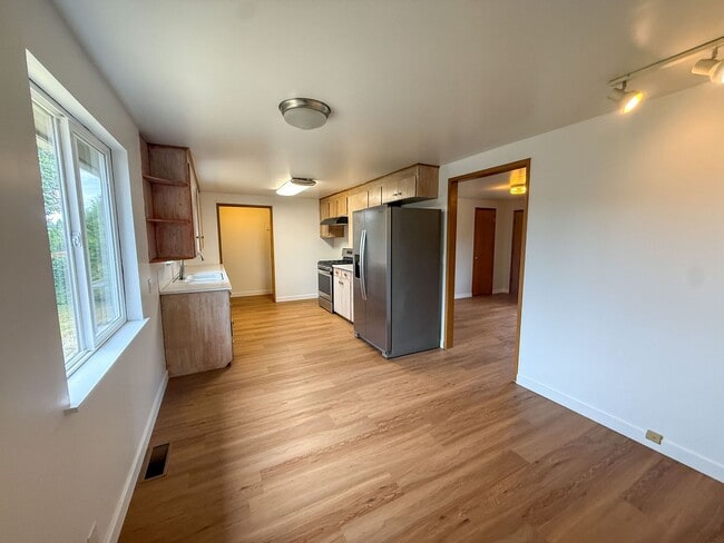 Building Photo - 2bd/1.75ba Lynnwood Home