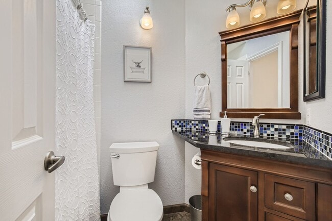 Building Photo - Spacious 4 BDR Longmont Home