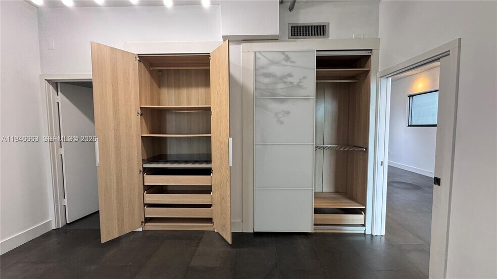 Building Photo - 1700 Meridian Ave