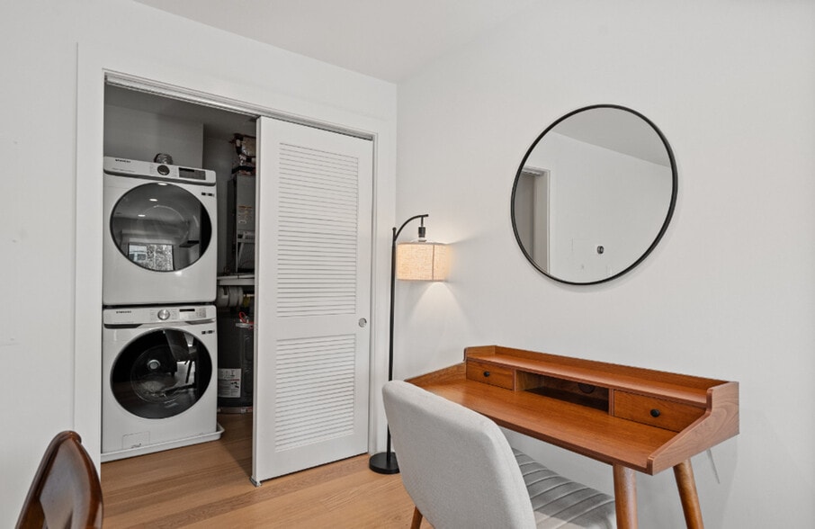 Building Photo - 2216 40th Pl NW