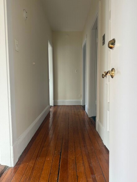 Primary Photo - 27 Forest St