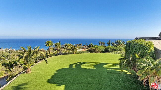 Building Photo - 6380 Meadows Ct