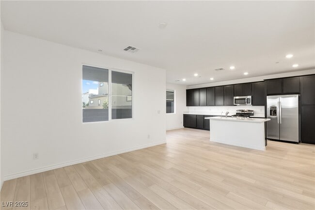 Building Photo - 2502 Vittora Pointe St