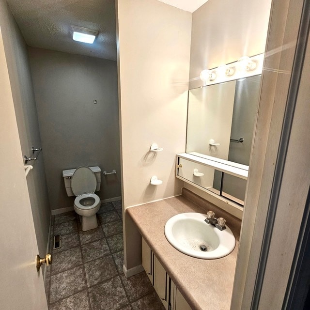 Building Photo - 906 E Harding Dr